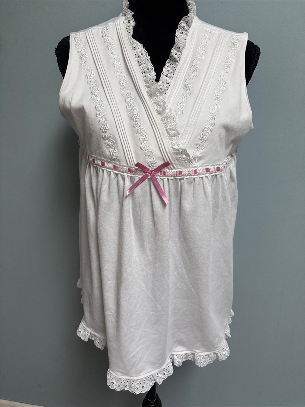 American Girl White Lace Trimmed Sleep Top Girls XL ( fits women’s XS/S )